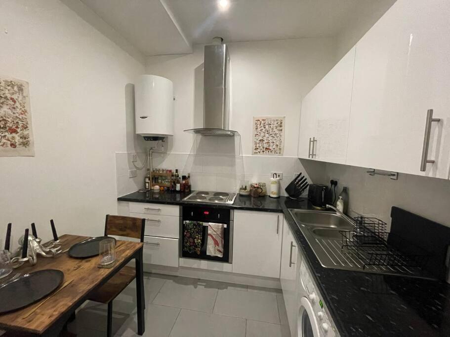 Trendy Dalston Studio Apartment *