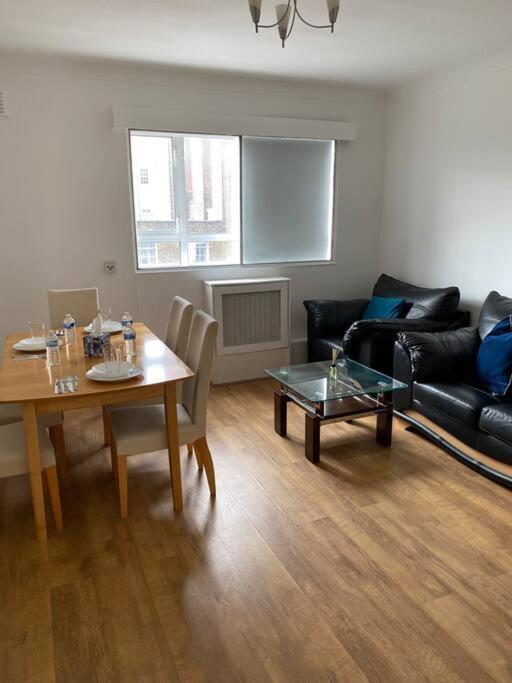 Apartment 018- Premium Location Regent Park Radley House *