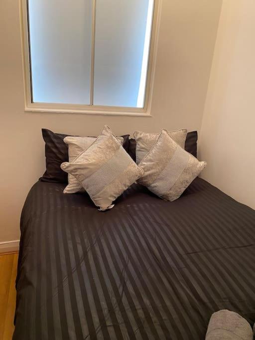 018- Premium Location Regent Park Radley House Apartment *
