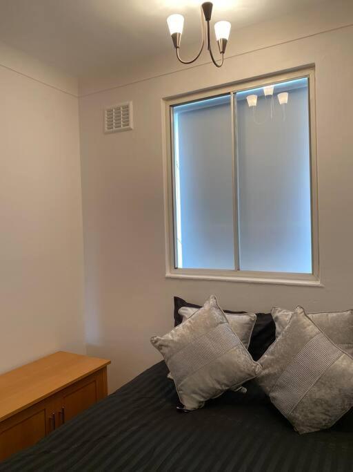 018- Premium Location Regent Park Radley House Apartment