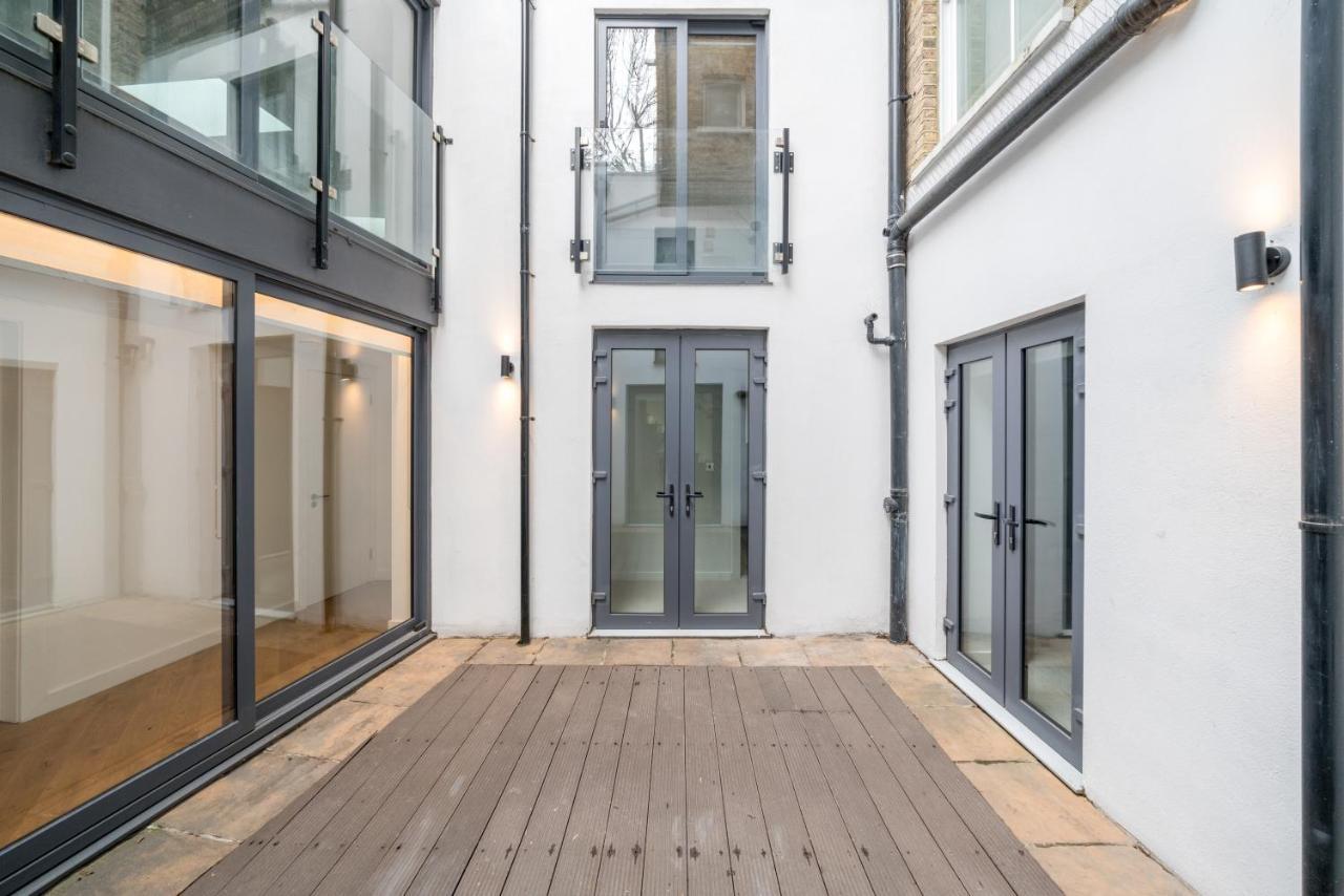 Joivy Stylish 3 Bed, 3 Bath House With Private Courtyard In Chelsea Holiday home *