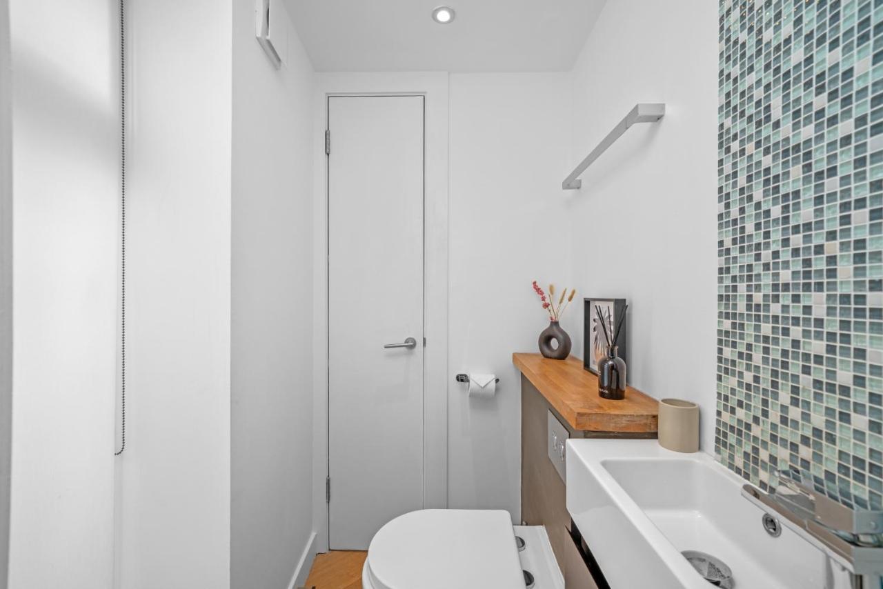 Joivy Stylish 3 Bed, 3 Bath House With Private Courtyard In Chelsea Holiday home