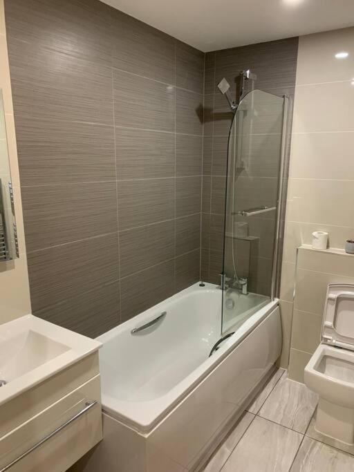 S-w-4 Apartment