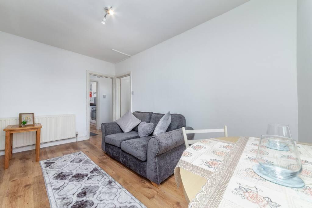 One Bedroom Flat In Central #02 London