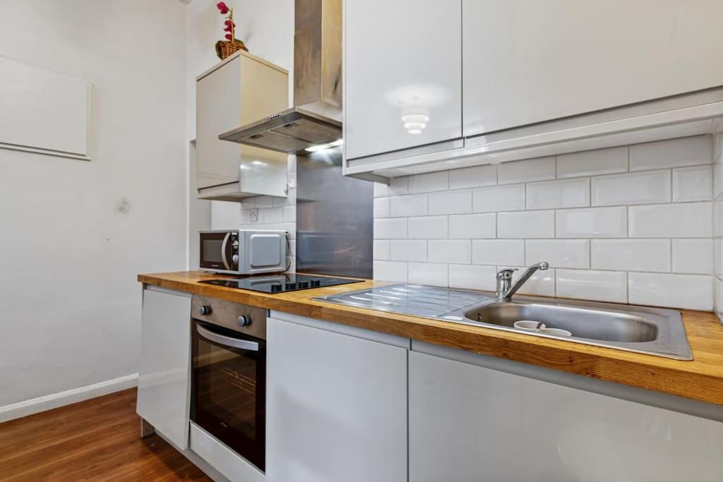 Apartment Two Bedroom With Patio Close To Hyde Park Ed4 London