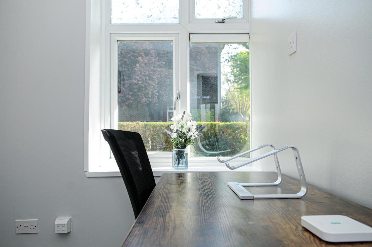 Apartment Greater London, 1 Bed Flat, Parking, Nr Metro Stations, 15mins To