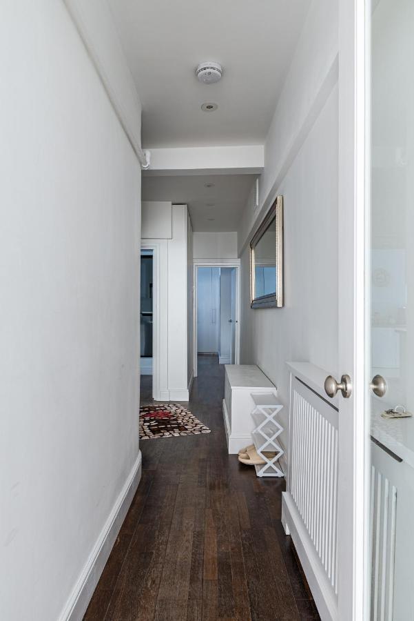 Apartment Specious Bright Flat With Garden In *