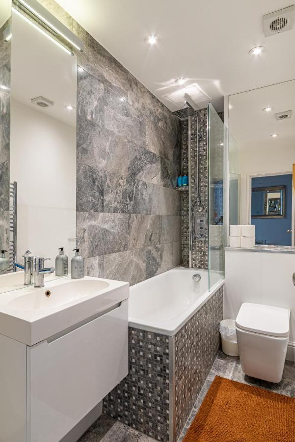 Specious Bright Flat With Garden In London