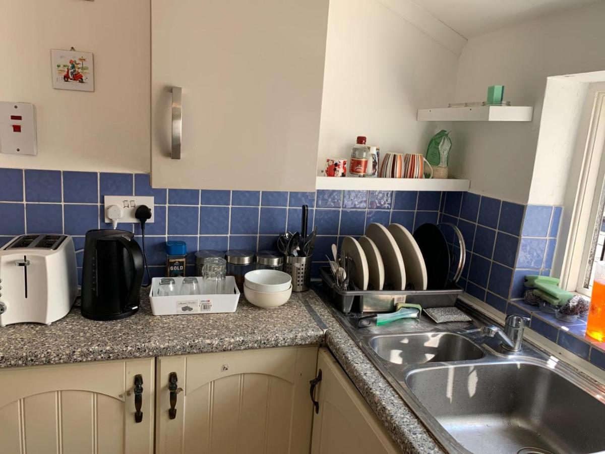 Double Bedroom Near The St Street Rail Station Londres