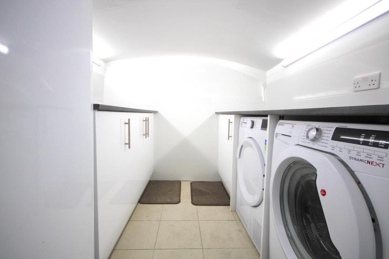 Apartment Well Located South Kensington Flat