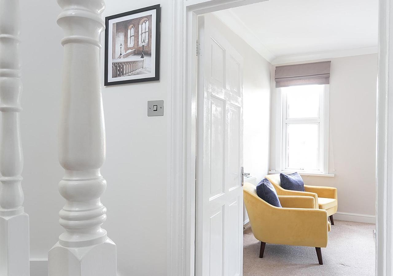 Luxury Chiswick 2 Bed Victorian Flat Apartment London