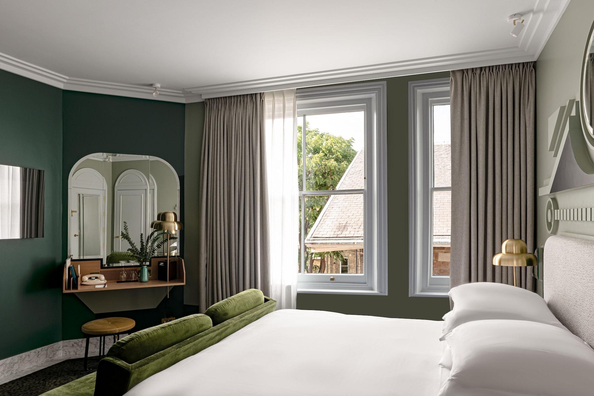 Henrietta Experimental 4* London