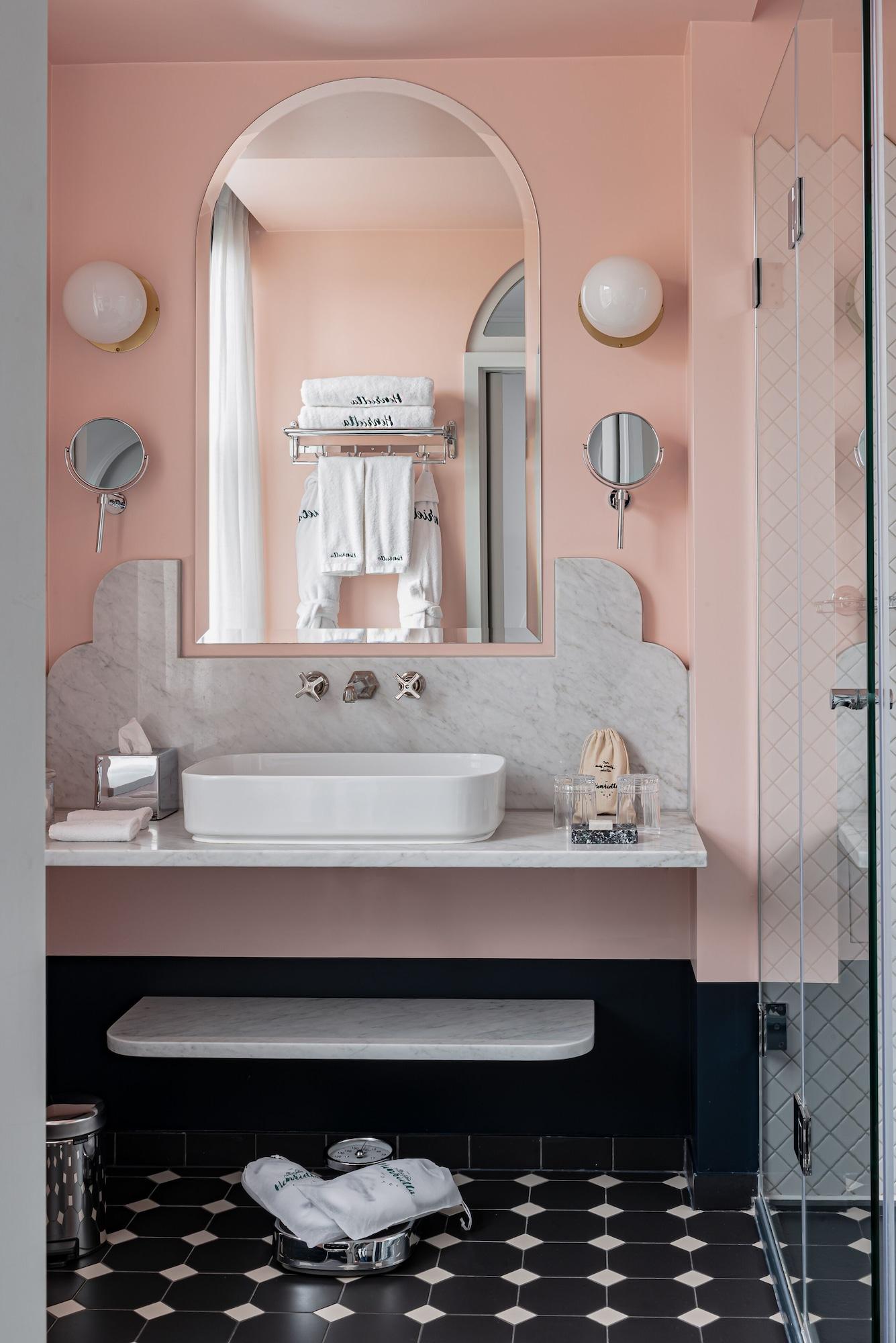 Hotel Henrietta Experimental London