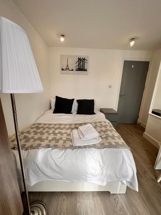 Guest house Double And Single In Bromley By Bow *