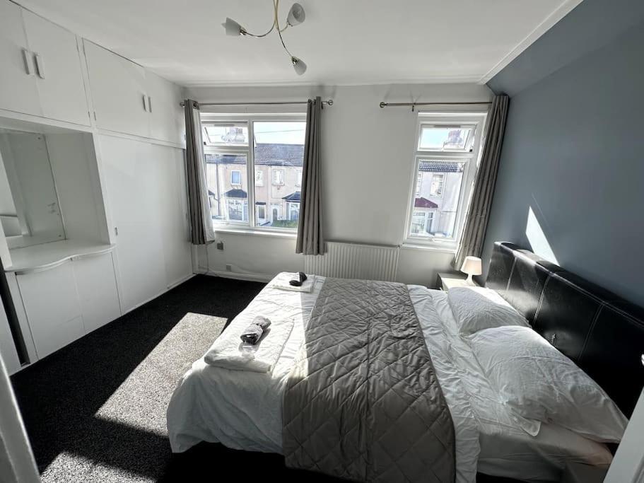 Apartment 18 Min To 5 Min Walk To Abby Wood London
