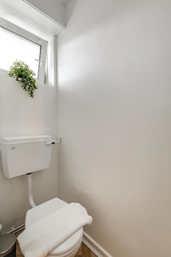 Nw1 Apartment! London