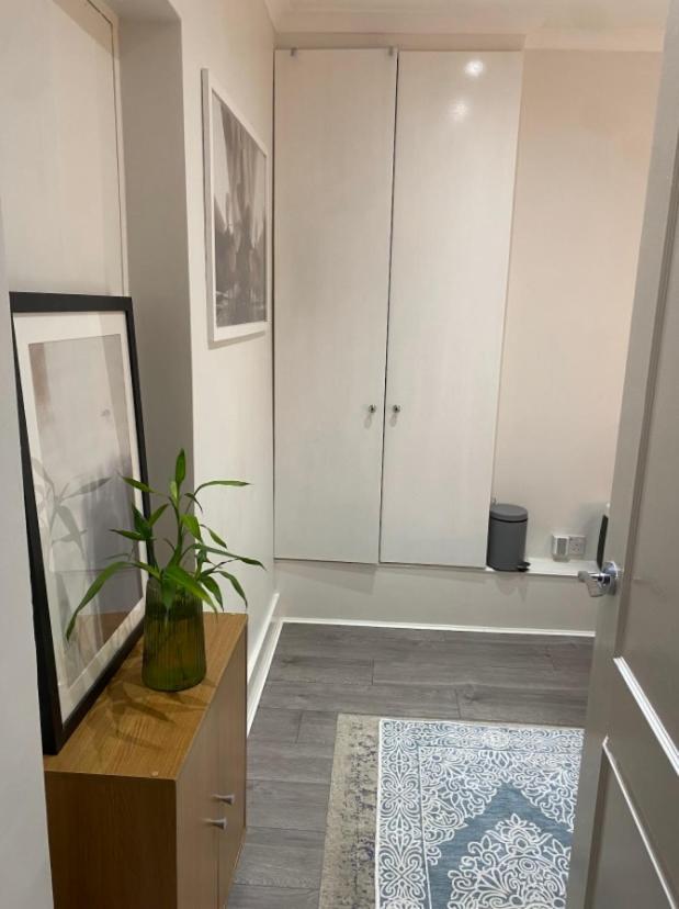 Connection: Double In Heart Of Apartment London
