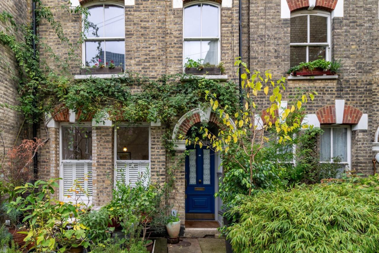 Beautiful Two Bed Abode In South West Apartment *