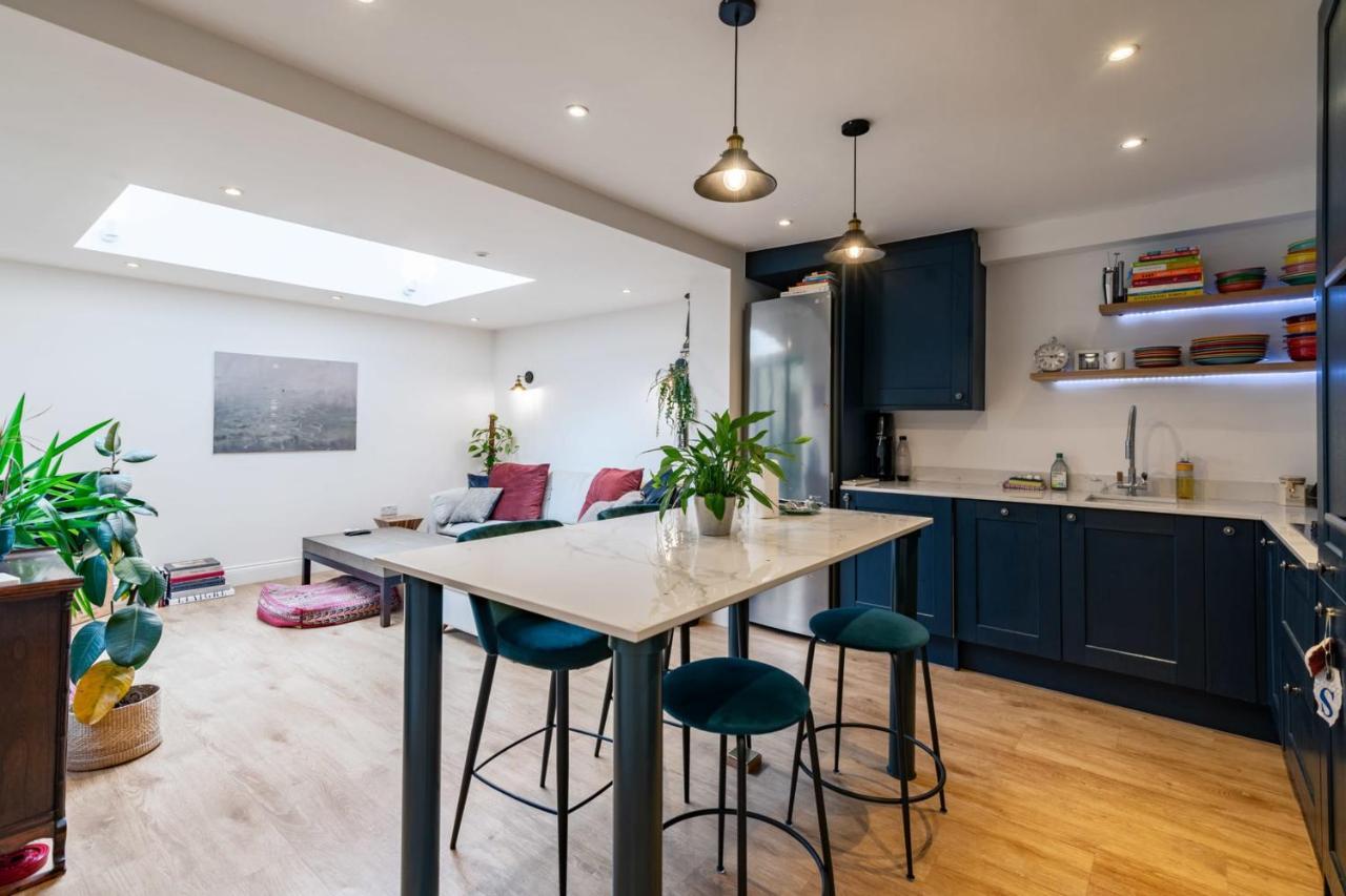 Beautiful Two Bed Abode In South West London
