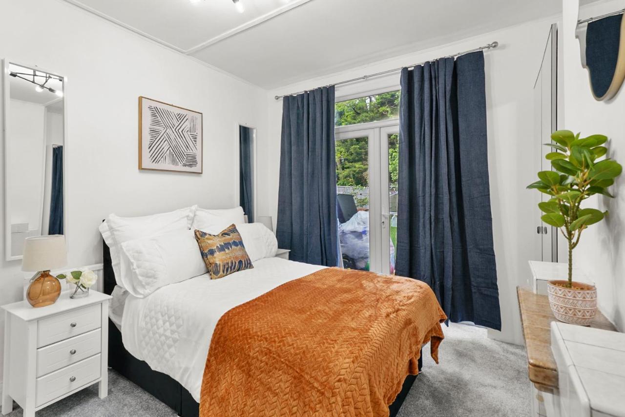 Wembley Hububb Guest house