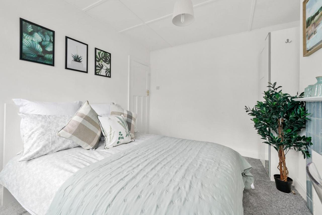 Wembley Hububb Guest house