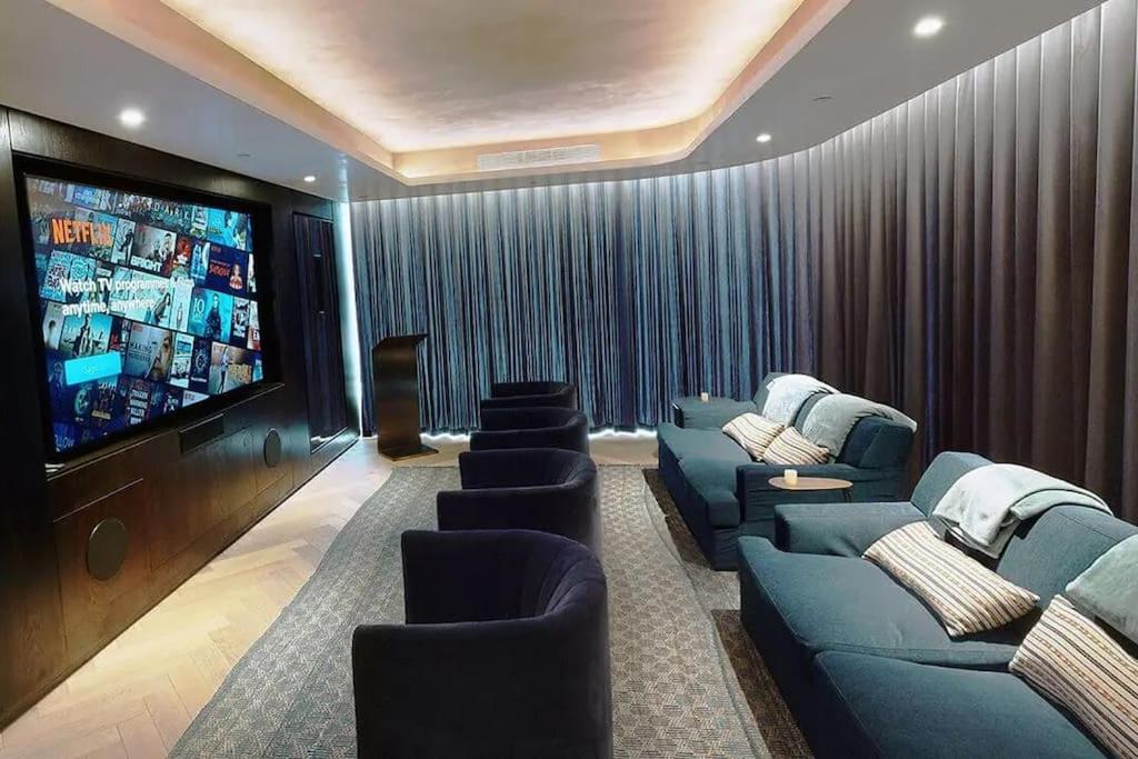 High-end Flat *