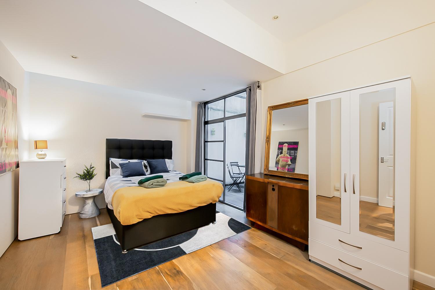 Pollen Street, Three-bedroom Flat London