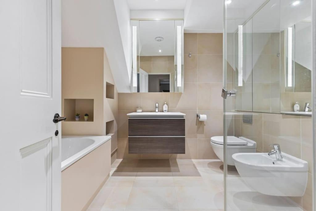Luxury 3 Bed Flat In Kensington London