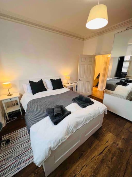 Apartamento Lovely 2 Bedroom Ground Floor Flat With Garden. Londres