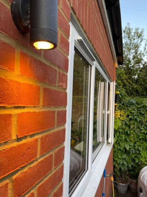 Lovely 2 Bedroom Ground Floor Flat With Garden.