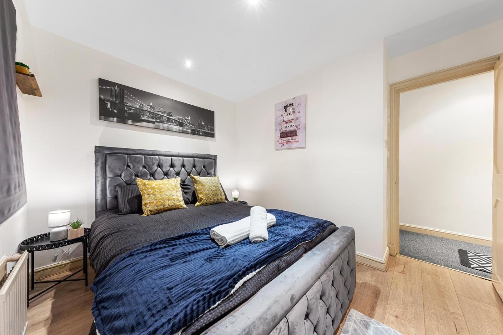 Deluxe - 1 Min Away From Camden Market And Station Apartment London