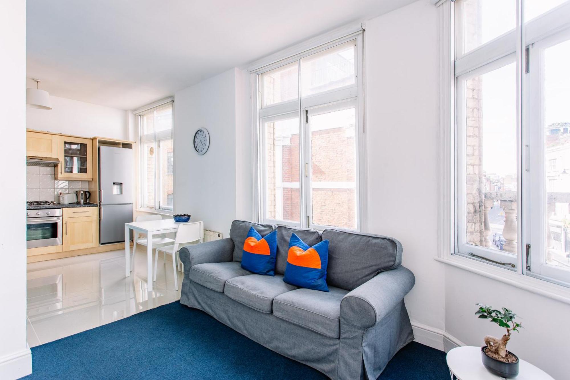 Are Located In The Heart Of Shoreditch * Londres