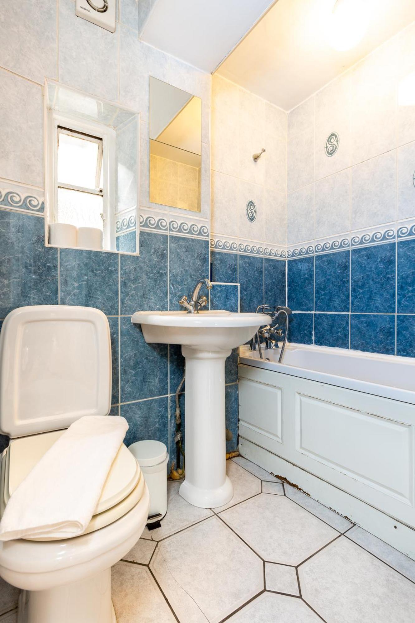 Are Located In The Heart Of Shoreditch * Londres