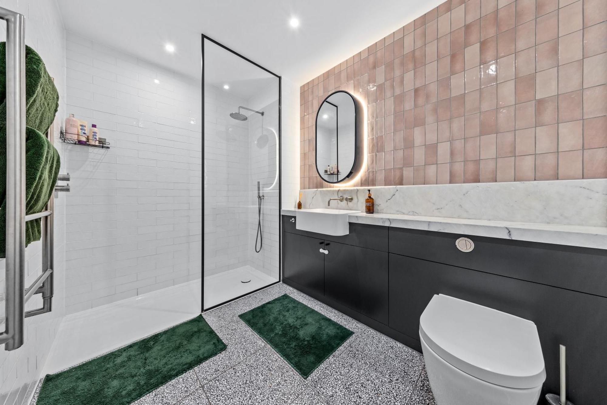 Central Stay-fabulous Ultra-central Luxury Designer Two Bedroom-pool-gym-full Ac Apartment London