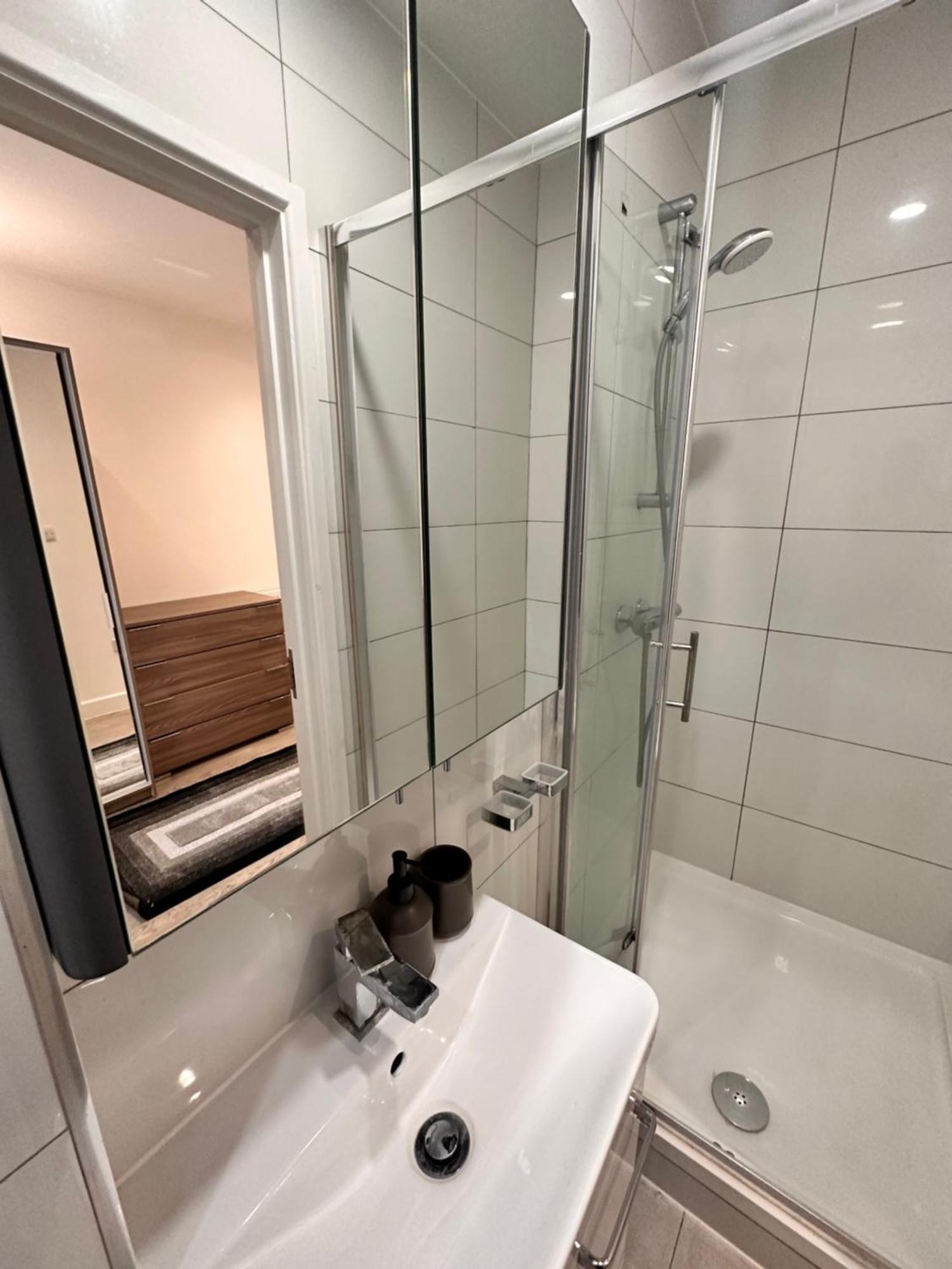 Double And Single In Bromley By Bow Guest house London