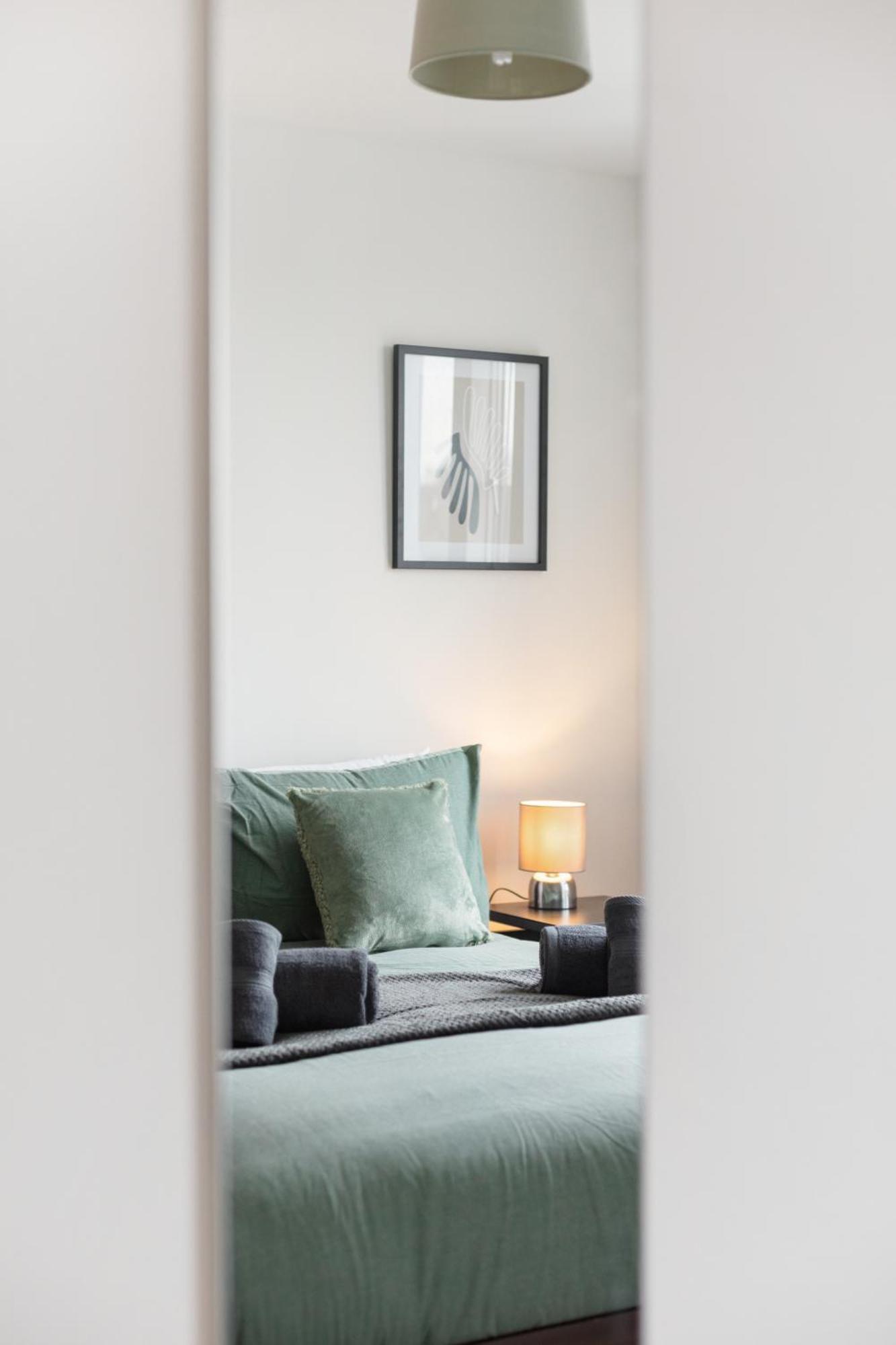 Modern & Spacious 3 Bed With Free Parking & Lift In Shoreditch, Next To Station * London