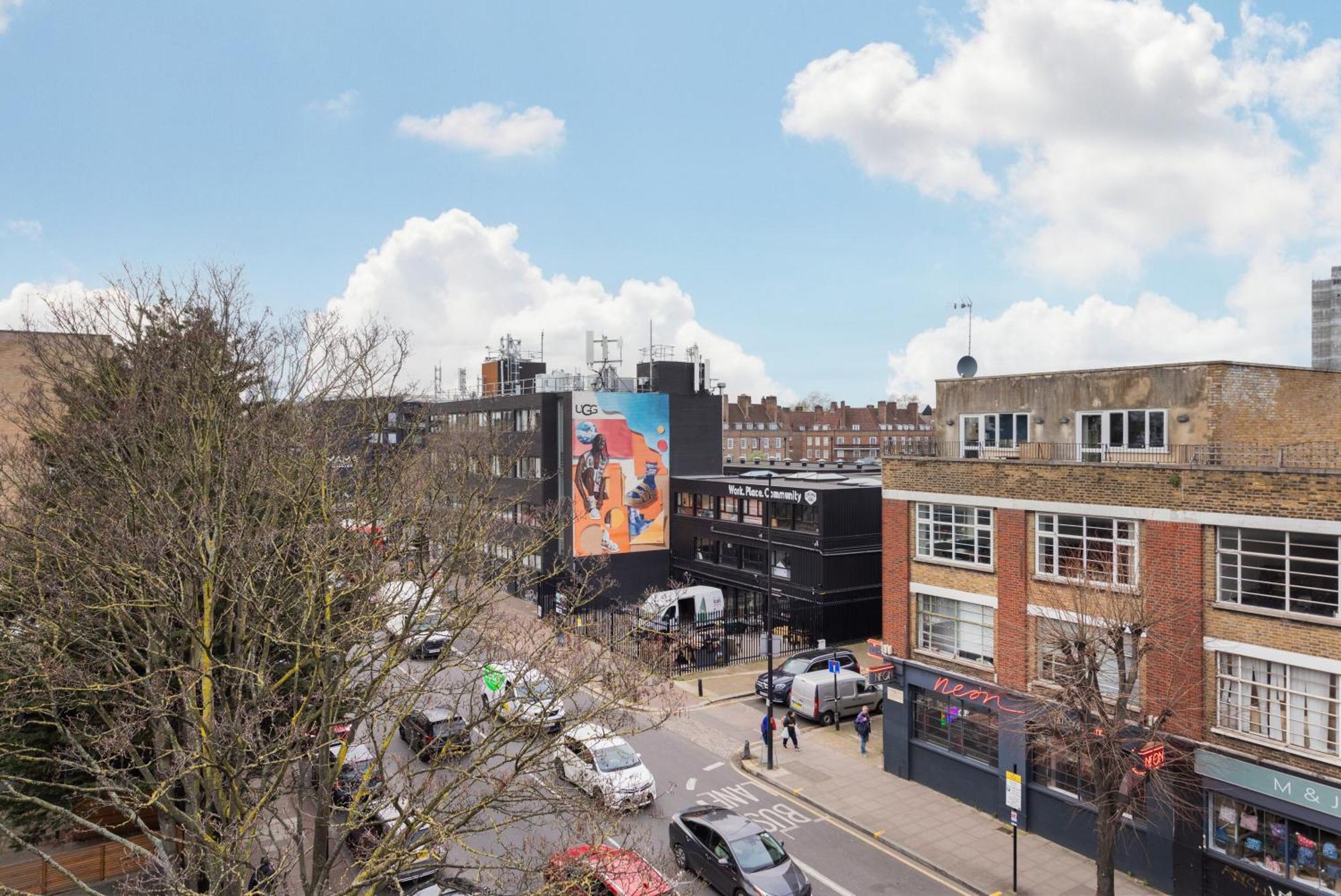 Modern & Spacious 3 Bed With Free Parking & Lift In Shoreditch, Next To Station Apartment
