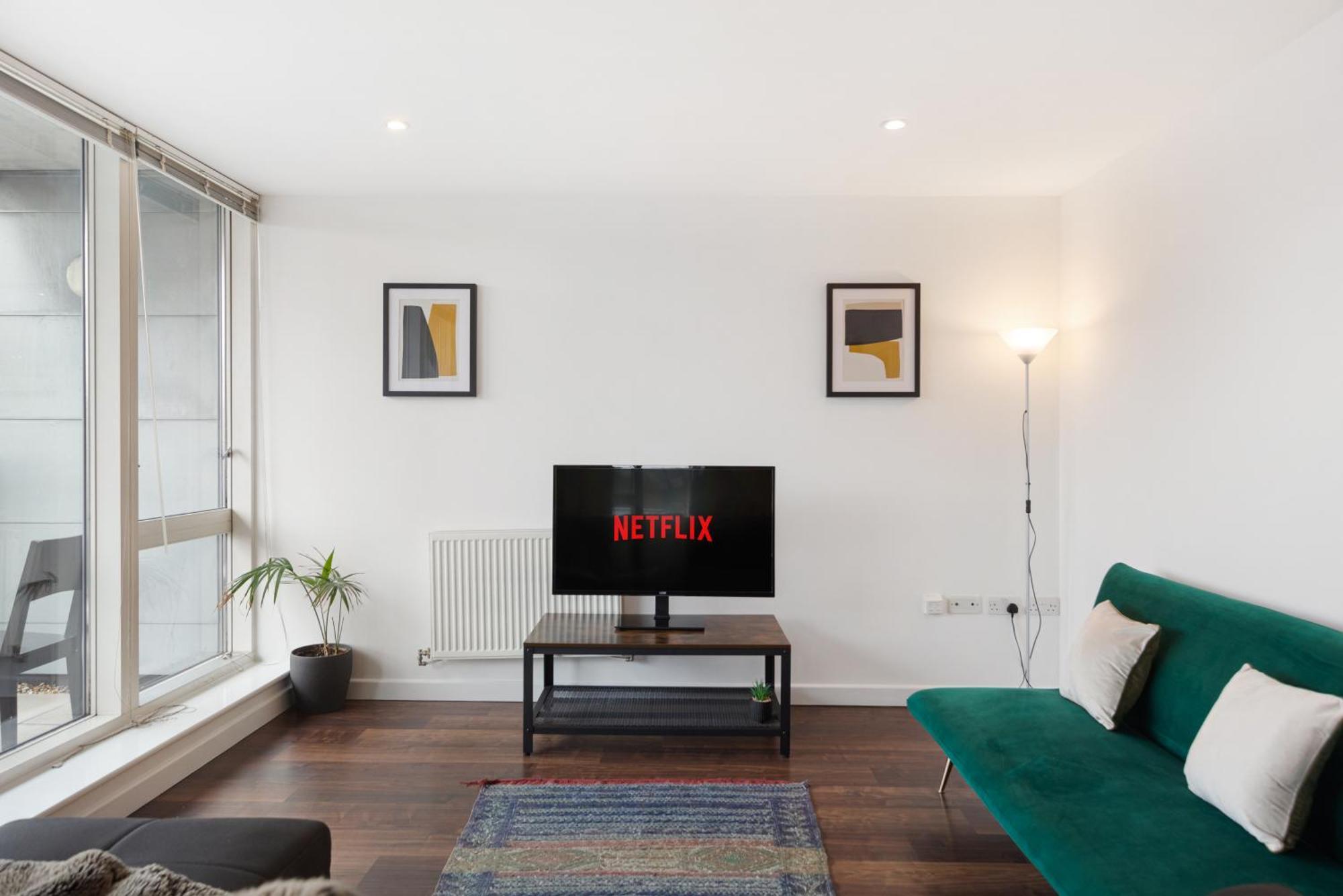 Apartment Modern & Spacious 3 Bed With Free Parking & Lift In Shoreditch, Next To Station London
