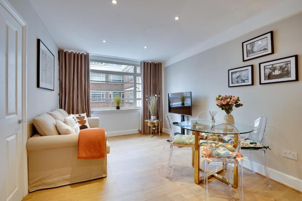 Glamorous Art Deco Flat In Chelsea Apartment *