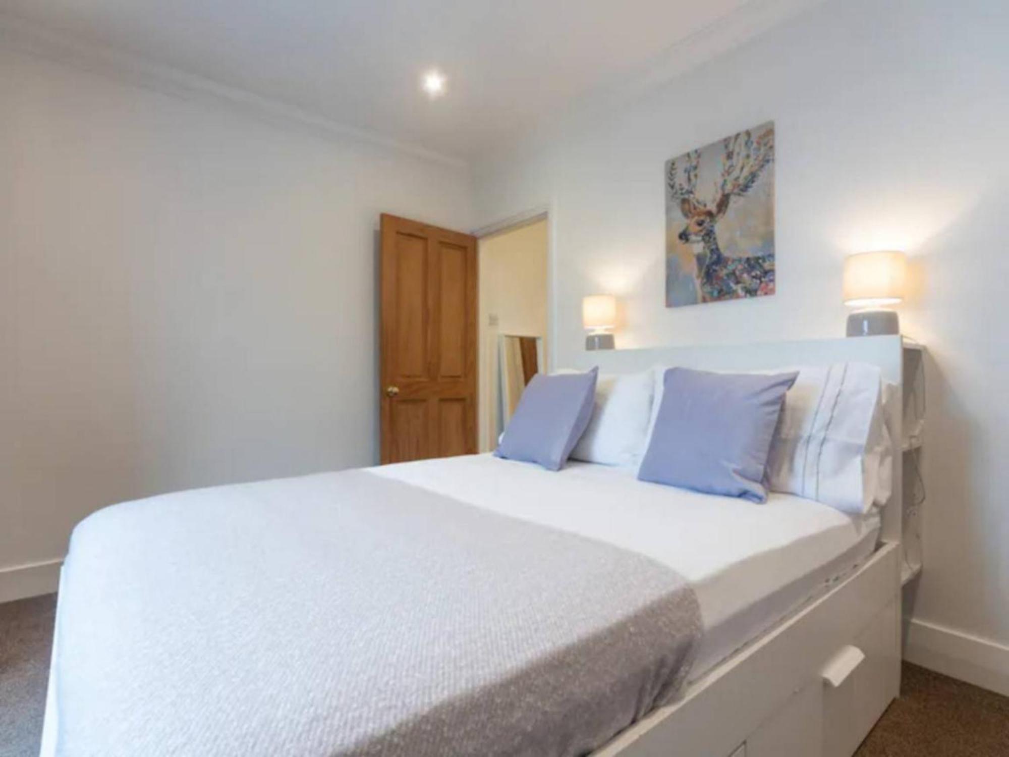 Charming Period Near Surbiton With Garden * Londres