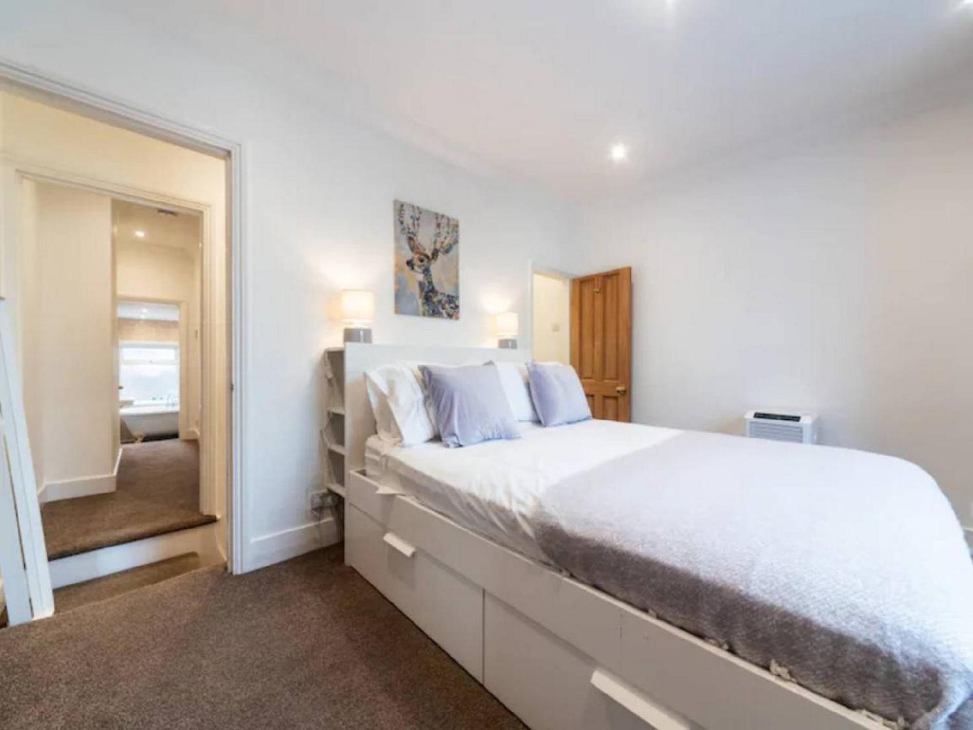 Charming Period Near Surbiton With Garden Casa de férias Londres
