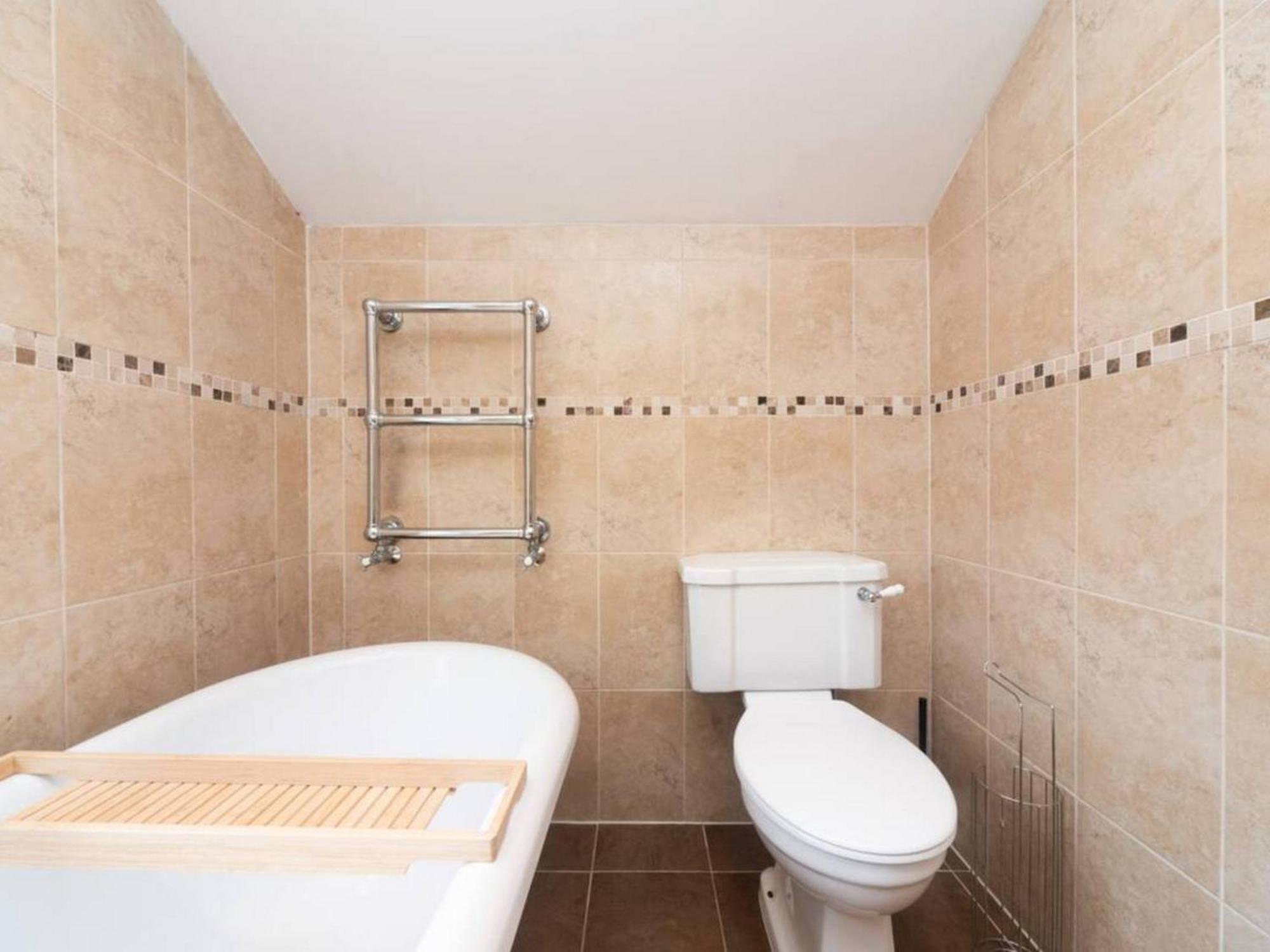 Charming Period Near Surbiton With Garden * Londres