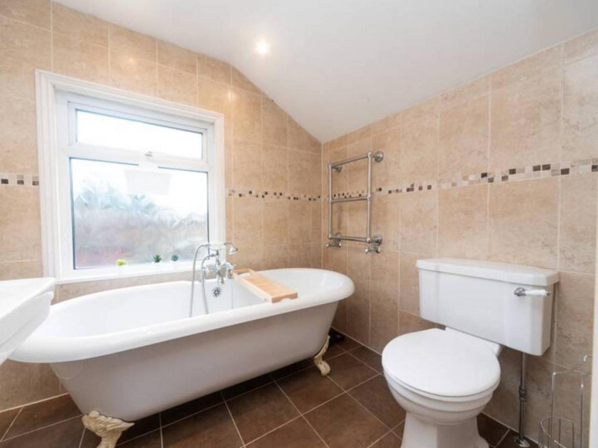 Charming Period Near Surbiton With Garden Londres