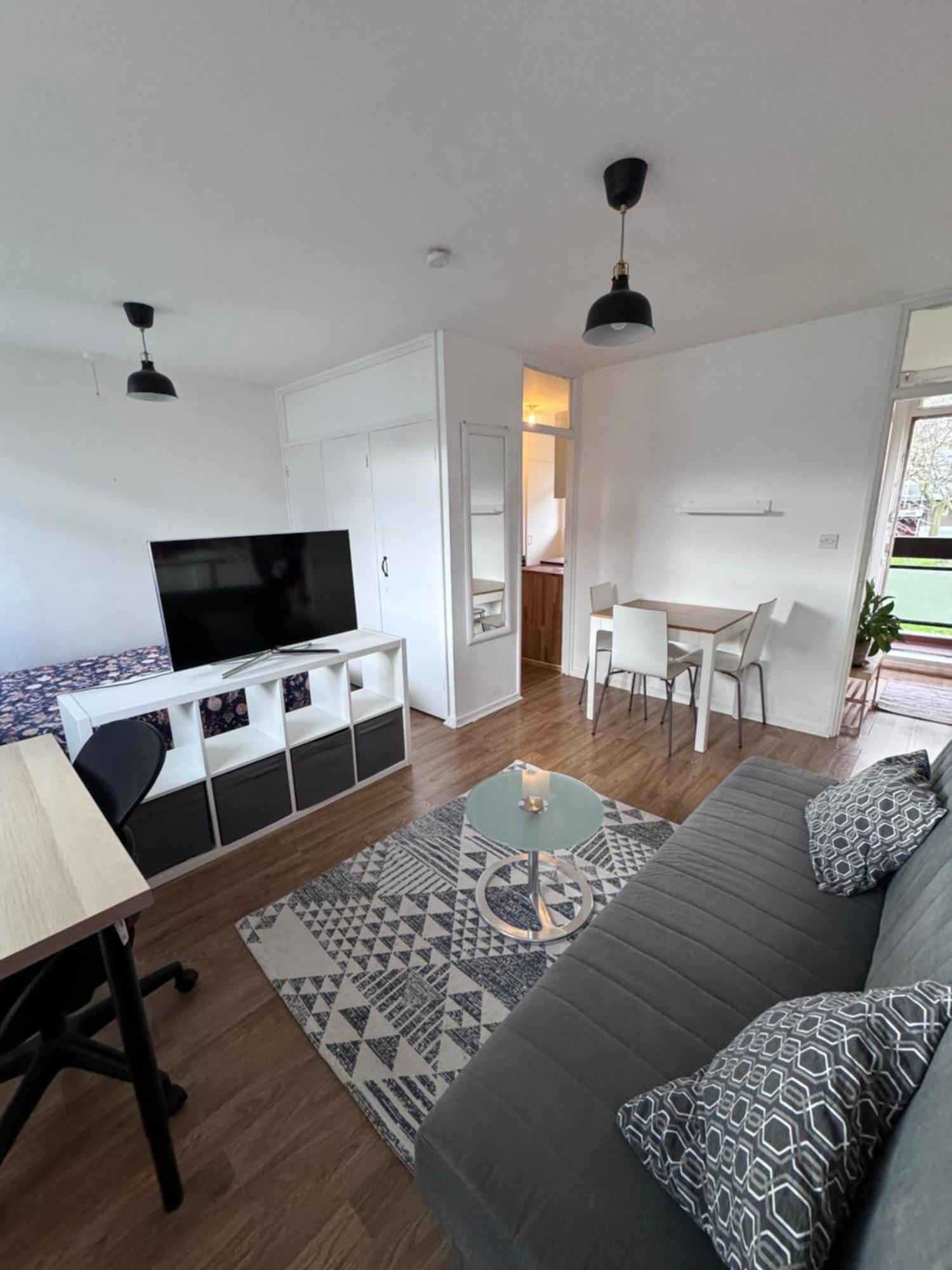 Colourful & Comfy Flat
