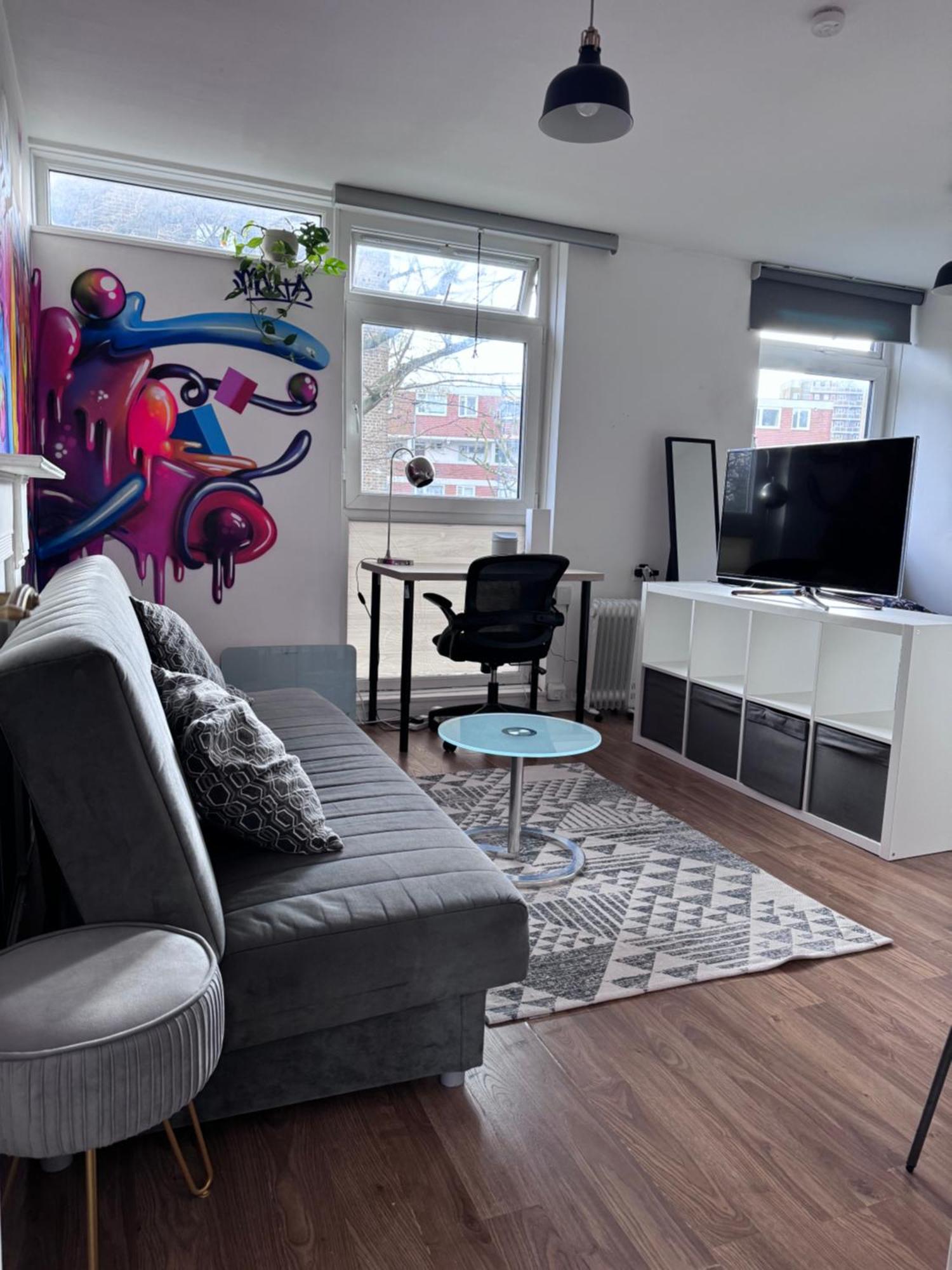 Colourful & Comfy Flat