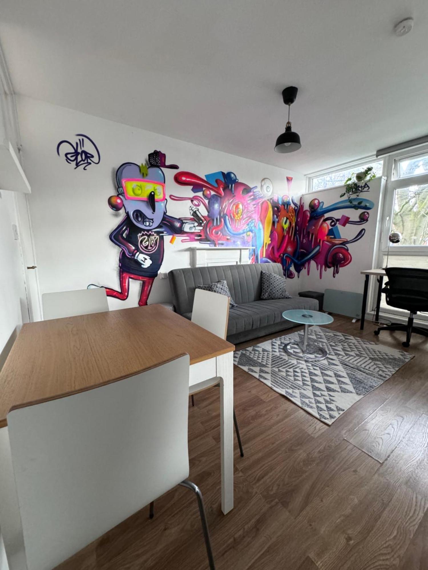 Colourful & Comfy Flat
