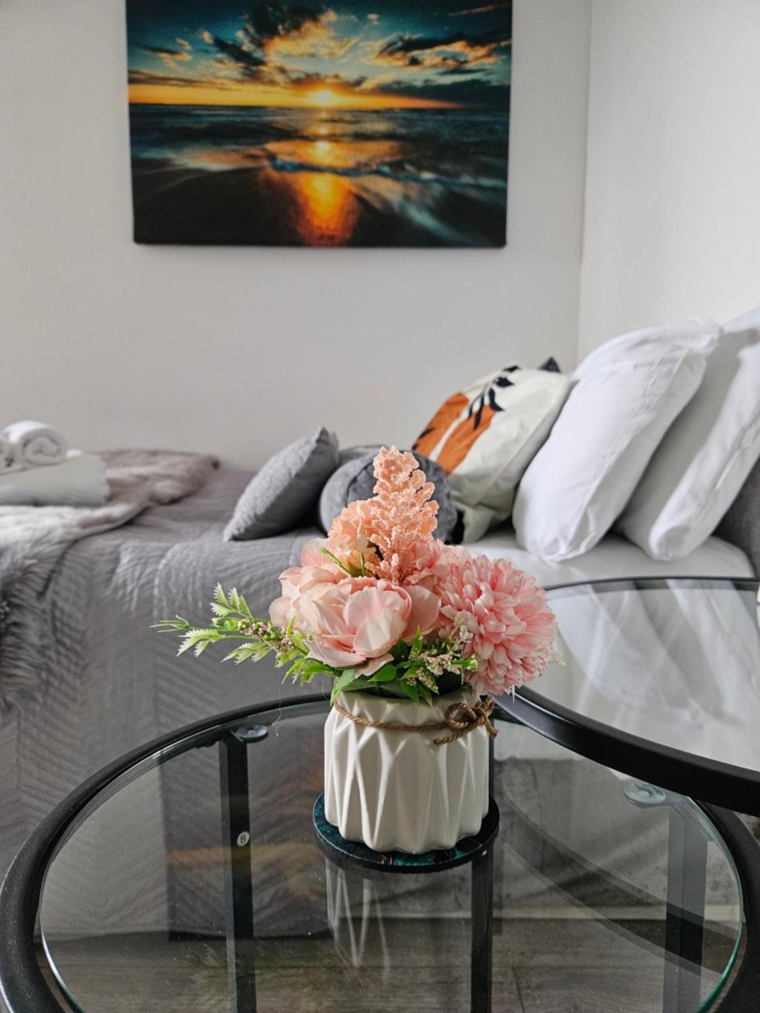 Stylish Near Kensal London