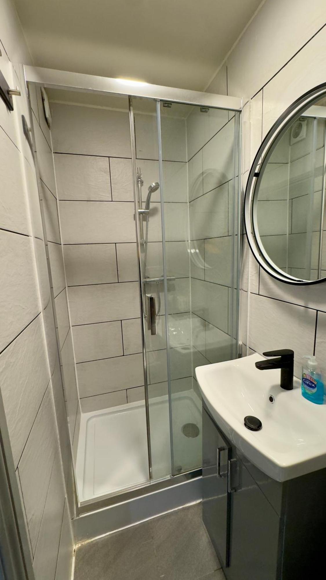Acton High Street Apartment London
