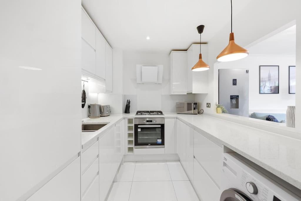 Apartamento 3-bedroom Short Term & Flexible Renting Limehouse With Free Wifi & Free Parking *