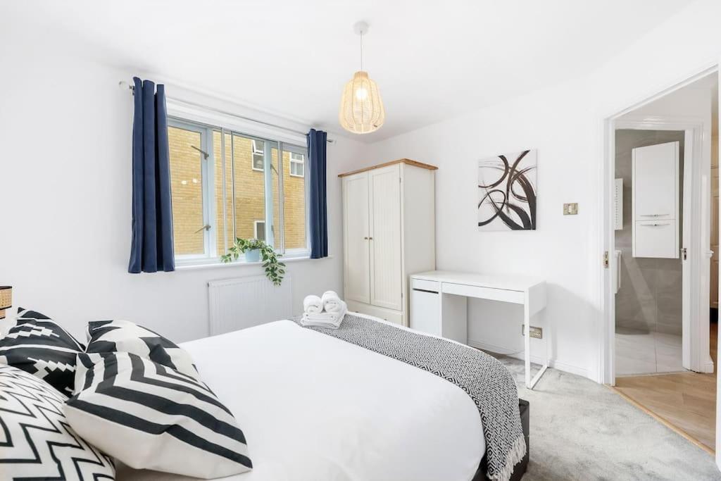 Apartamento 3-bedroom Short Term & Flexible Renting Limehouse With Free Wifi & Free Parking
